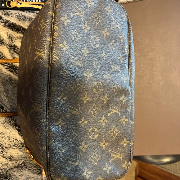 Louis Vuitton Neverfull MM - Picture 13 of 13